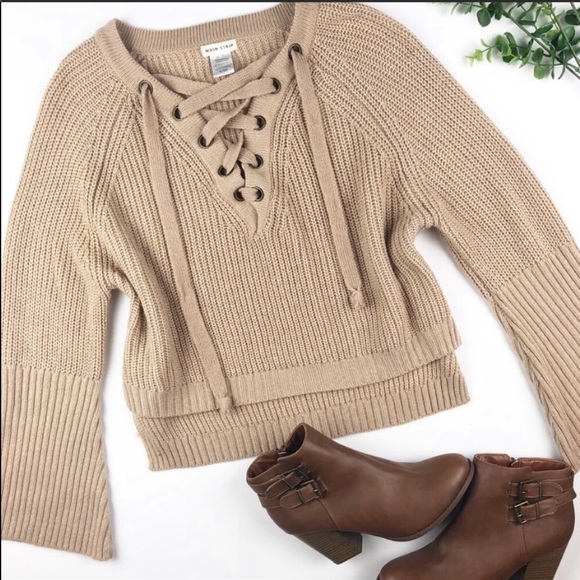 🌸Lace Up Flared Sleeve Sweater - Picture 3 of 6